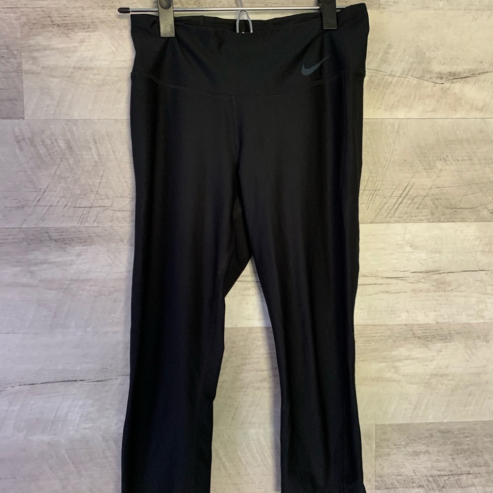 nike cropped leggings